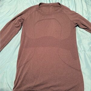 Long Sleeve grey lululemon. Switftly top